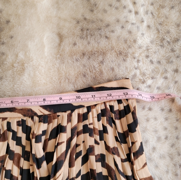 NWT JCrew featherweight silky satin mini skirt in zebra stripe, sz 0 - Picture 8 of 10